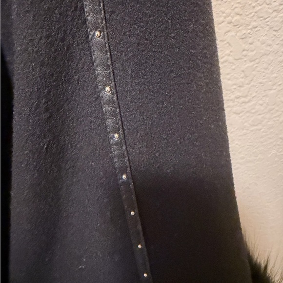 St. John by Marie Cray Elegant Black Fur-Accented Poncho - Picture 4 of 4